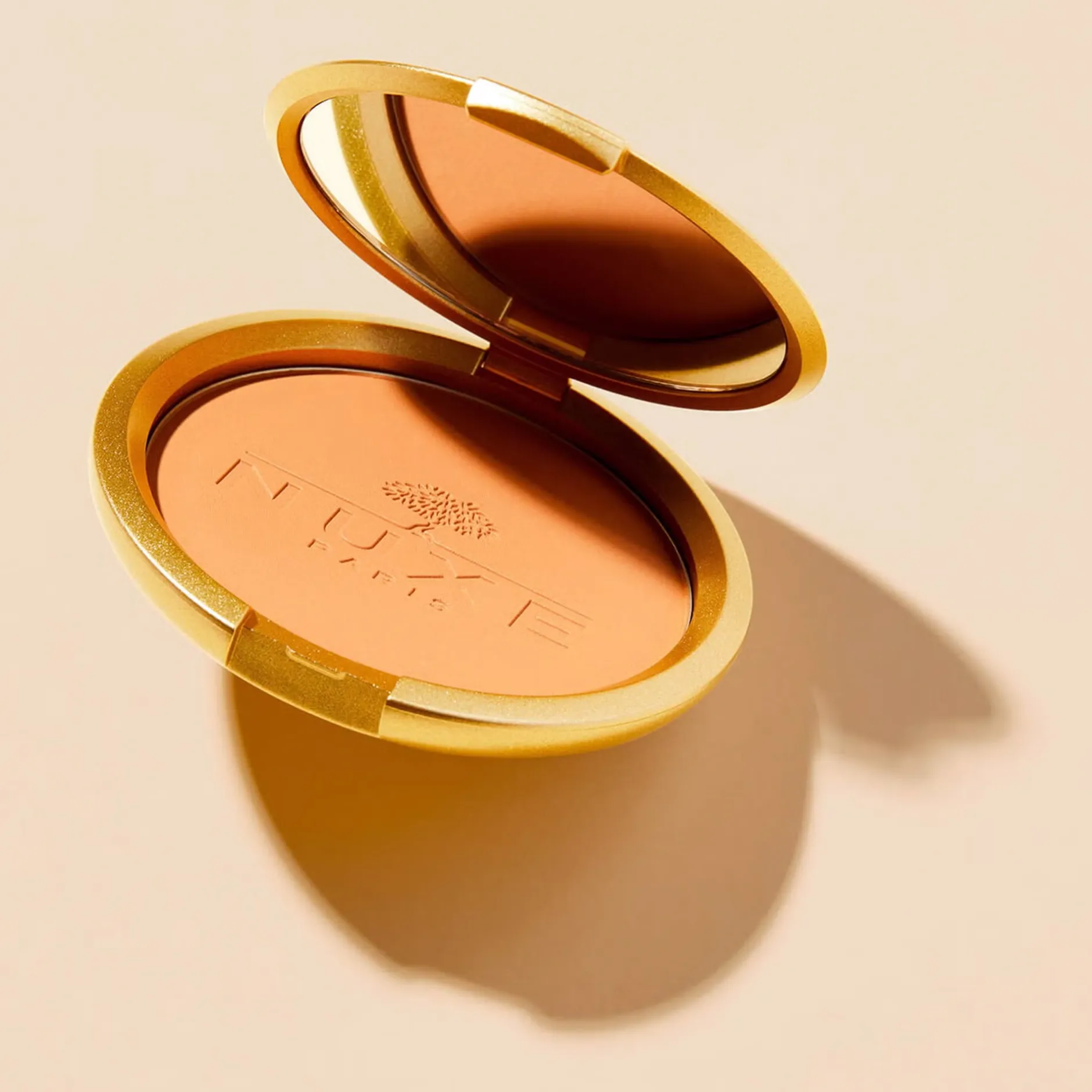 kompakter_multifunktionsbrunungspuder_0.webp NUXE Make-up*KOMPAKTER MULTIFUNKTIONS-BRÄUNUNGSPUDER