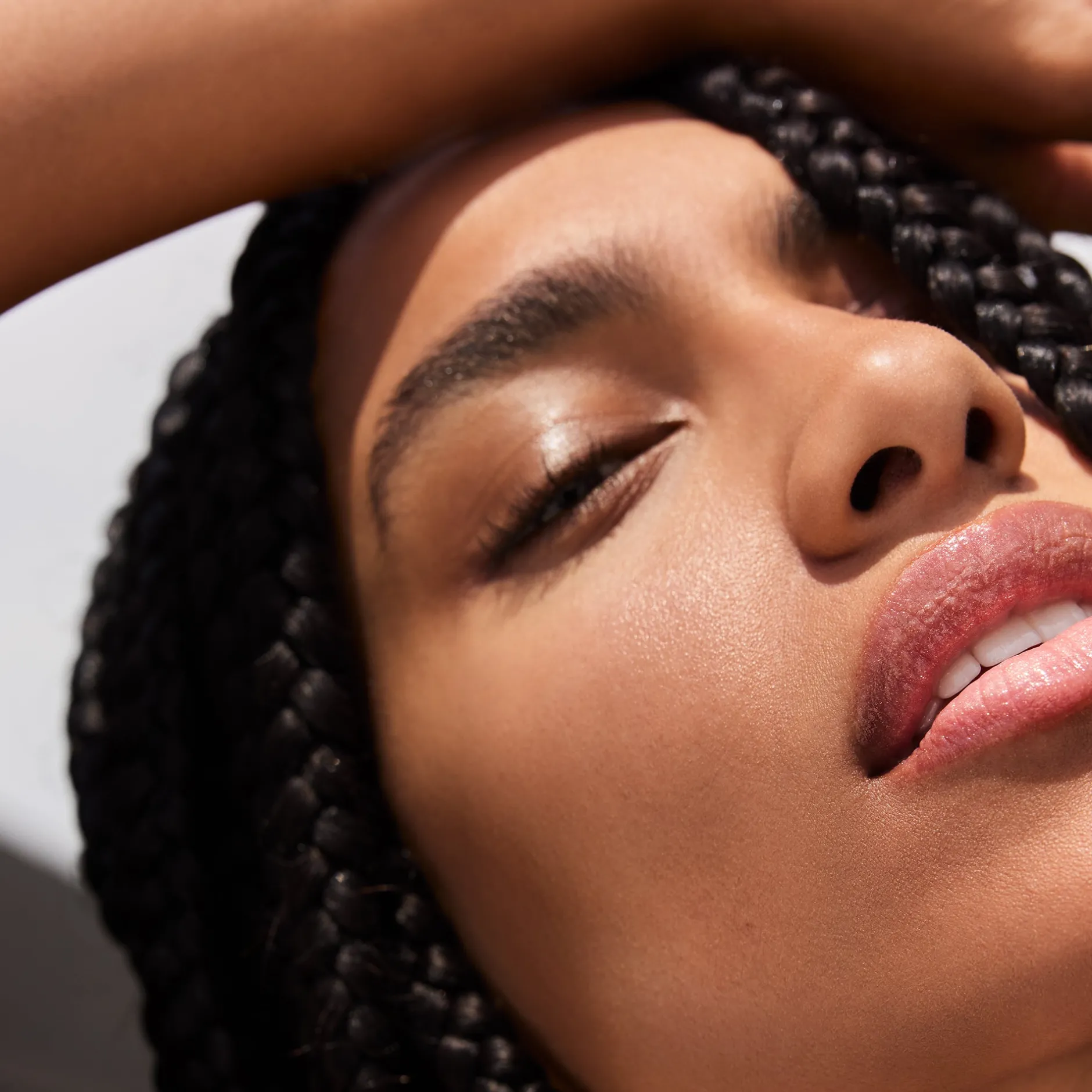 kompakter_multifunktionsbrunungspuder_2.webp NUXE Make-up*KOMPAKTER MULTIFUNKTIONS-BRÄUNUNGSPUDER